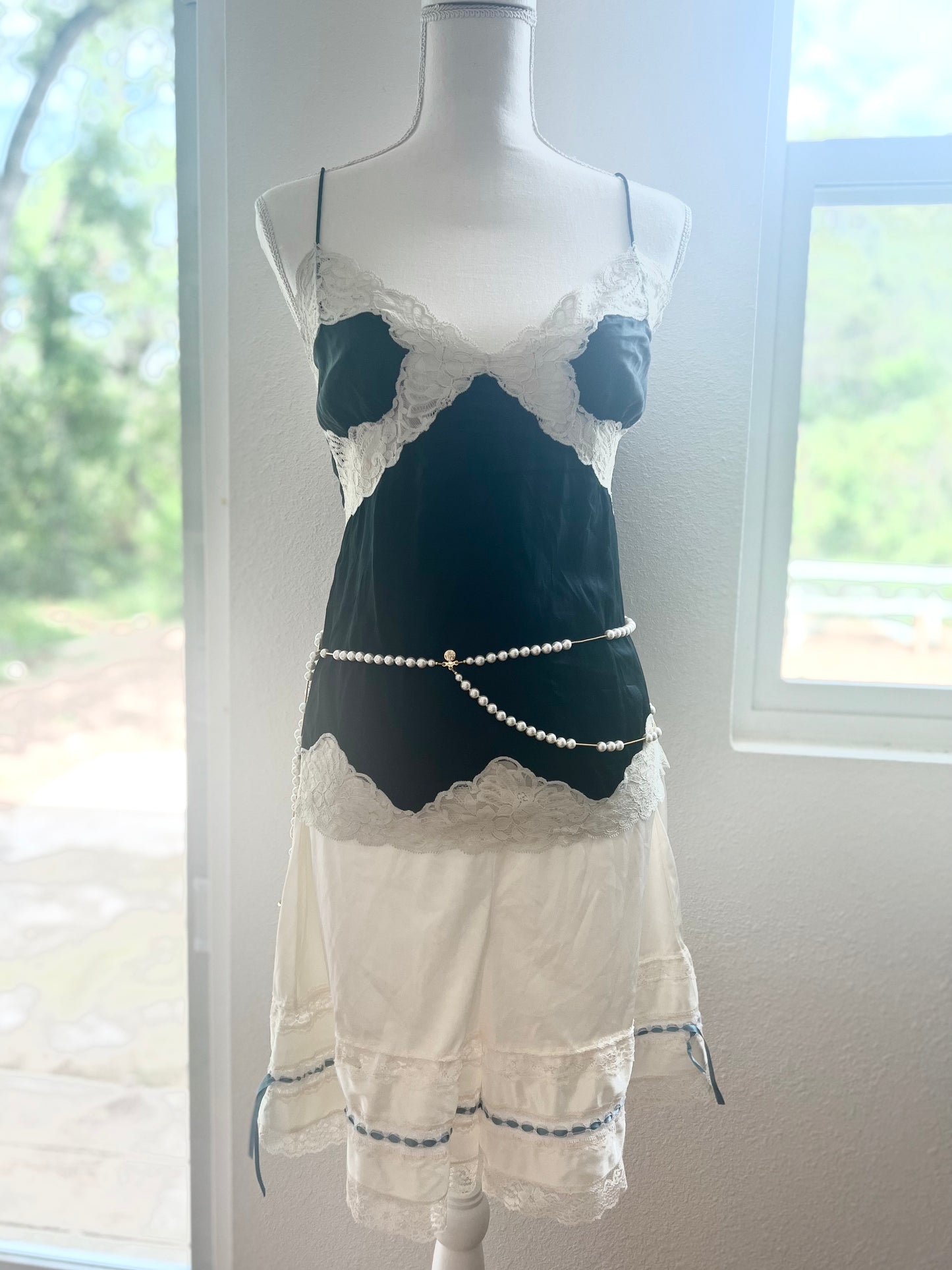 Elegant Silk Black and Cream Strappy Tank Top (L)