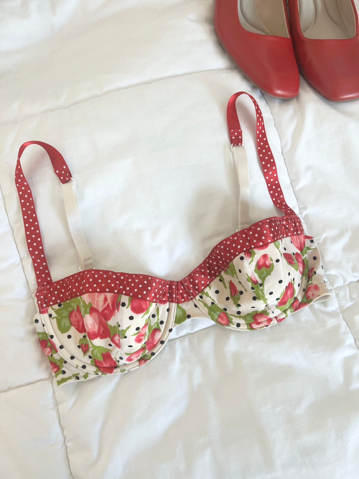 Victoria's Secret Archival Classic Pin-Up Dotted Bra (S-M)